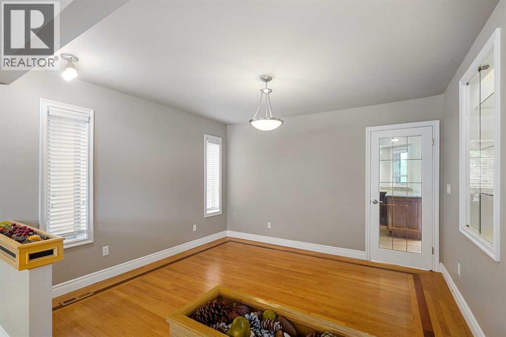 112 Hawkford Crescent NW - 22