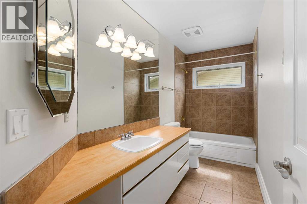 112 Hawkford Crescent NW - 32