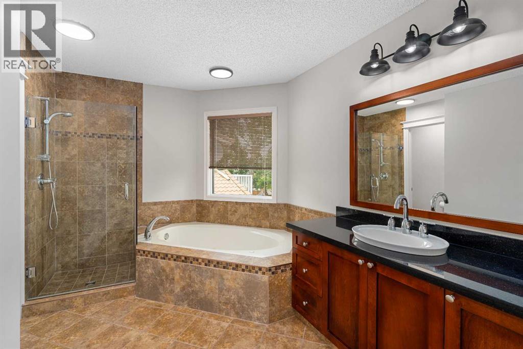 112 Hawkford Crescent NW - 39