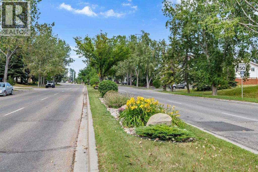112 Hawkford Crescent NW - 12