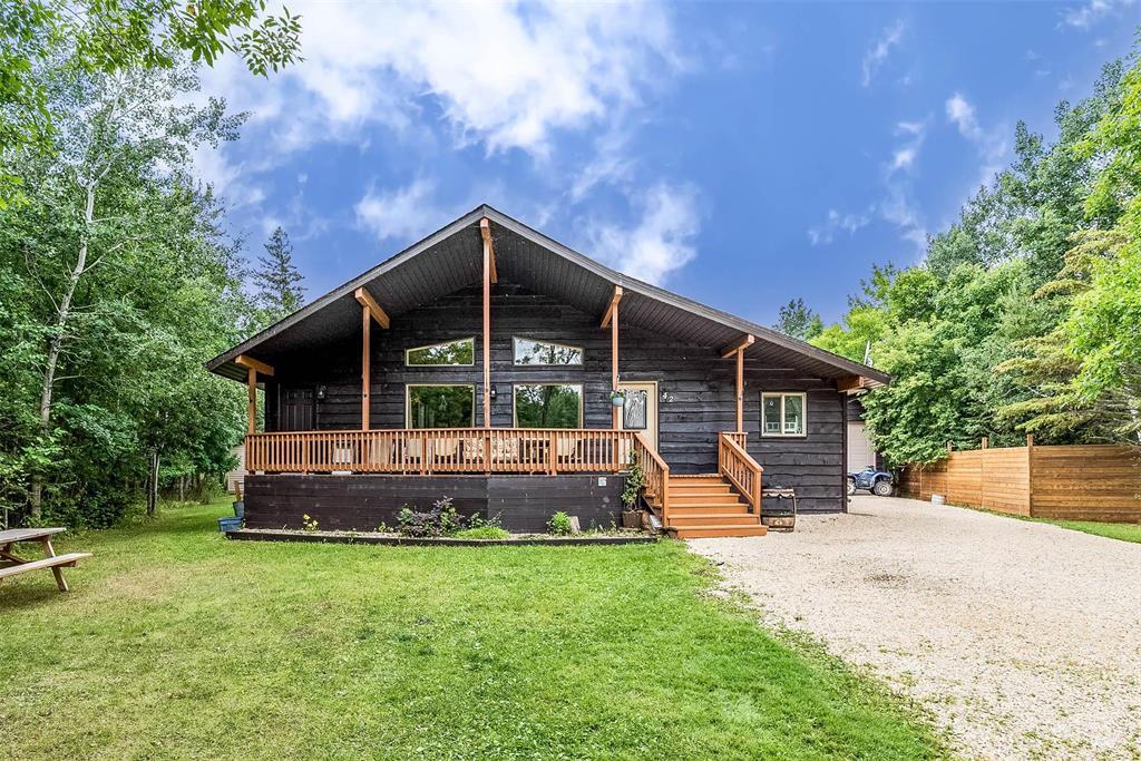 42 Colleen Avenue, Gimli Rm, Manitoba, R0C0C0, Gimli Rm, Manitoba — photo 1 of 5