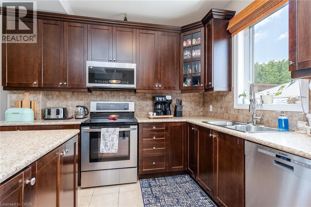 52 PETERSON Street - 13