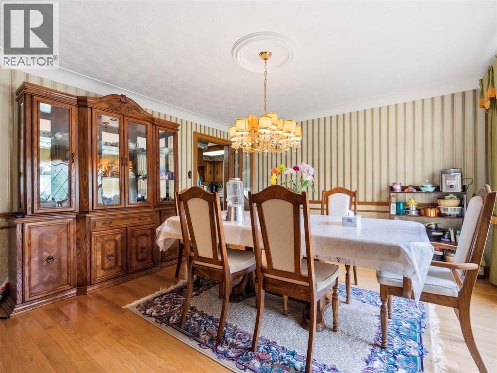 8 CRESTWOOD PLACE - 10