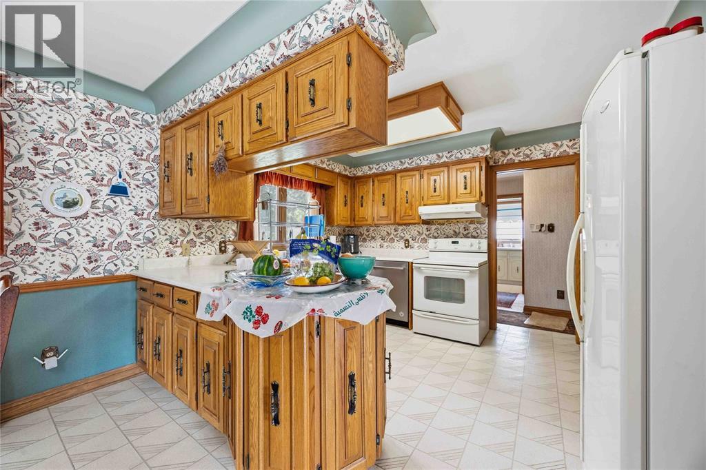 8 CRESTWOOD PLACE - 12