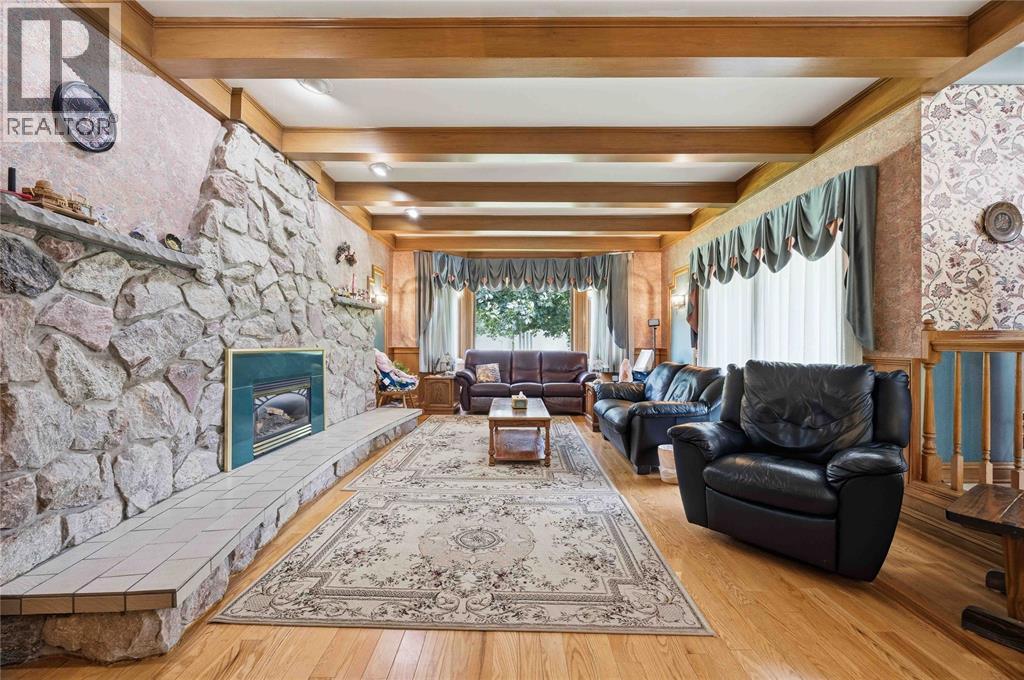 8 CRESTWOOD PLACE - 16