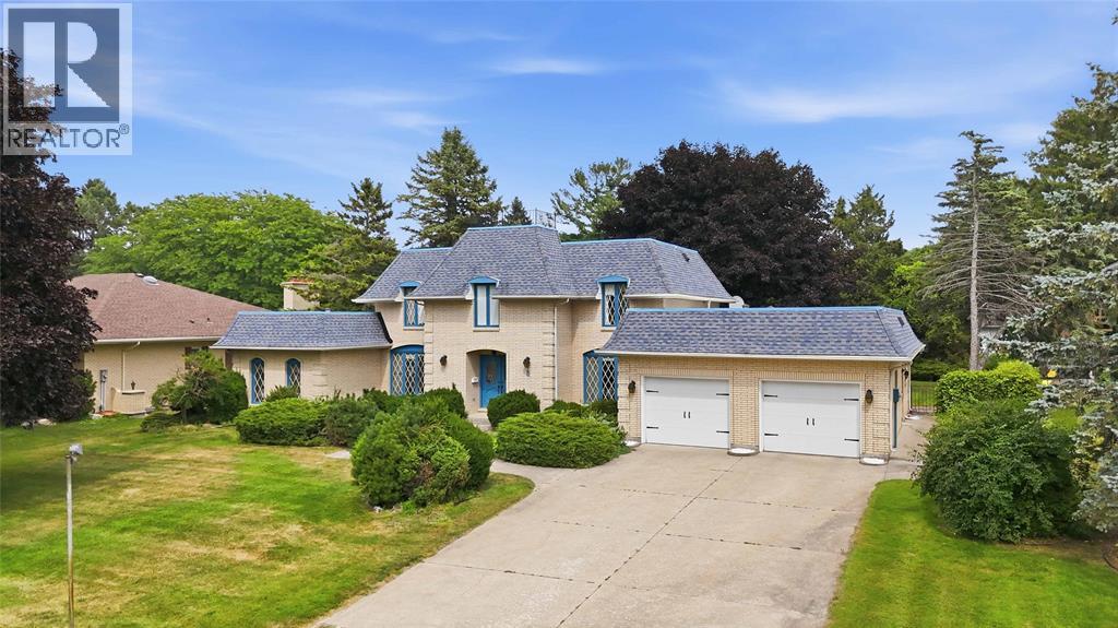8 CRESTWOOD PLACE - 2