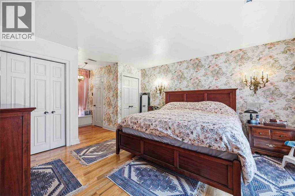 8 CRESTWOOD PLACE - 27