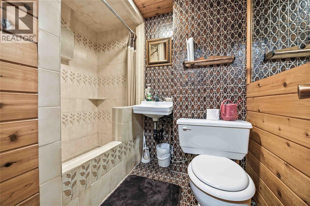 8 CRESTWOOD PLACE - 31