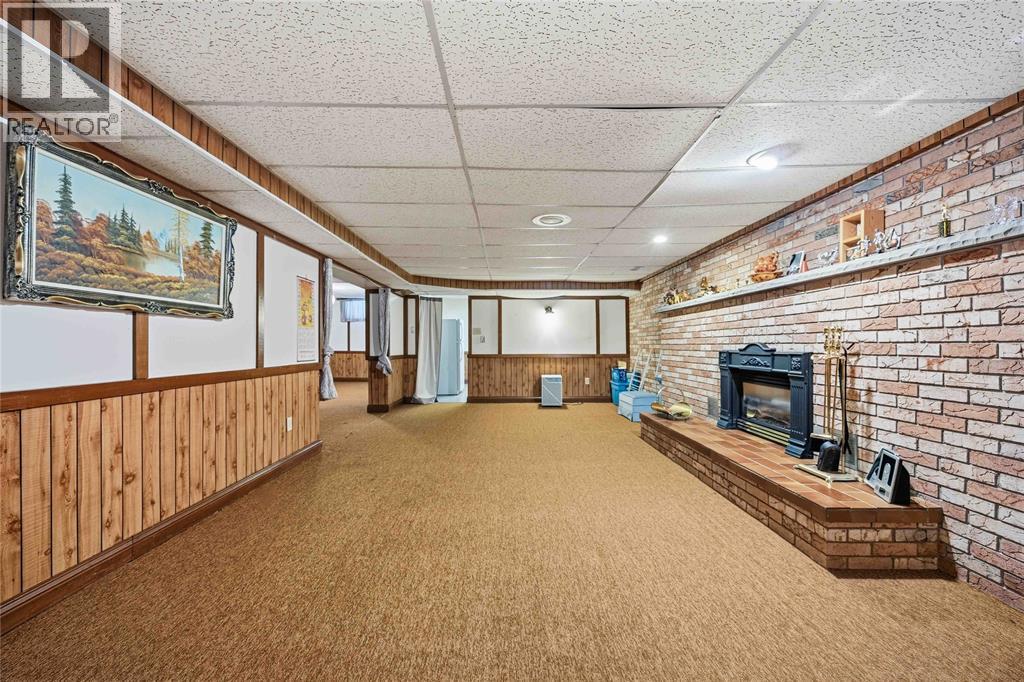 8 CRESTWOOD PLACE - 37