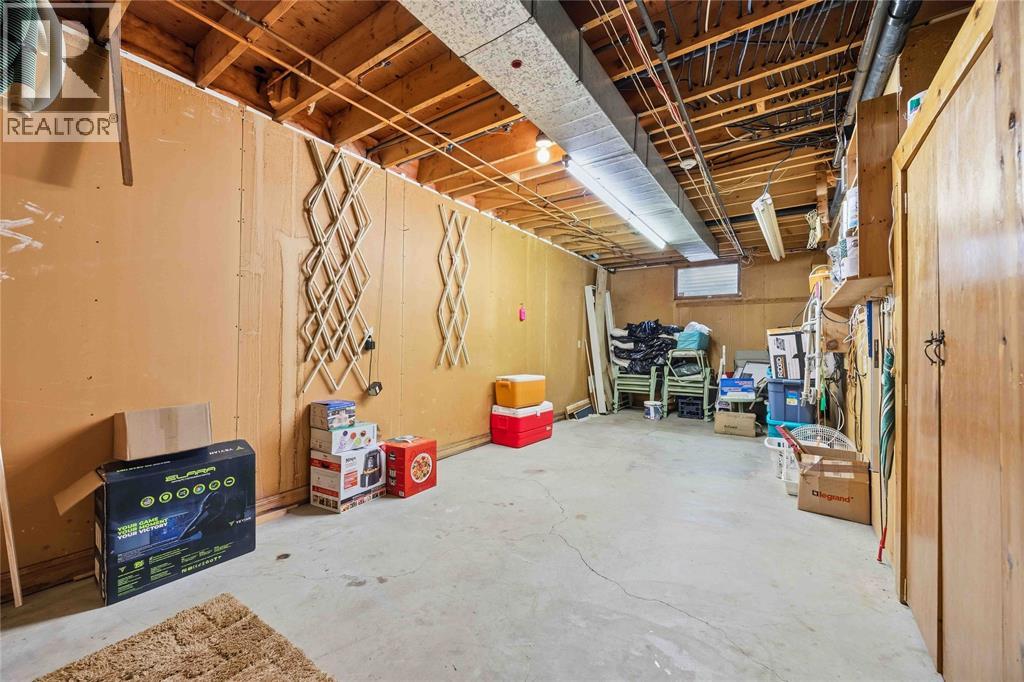 8 CRESTWOOD PLACE - 38