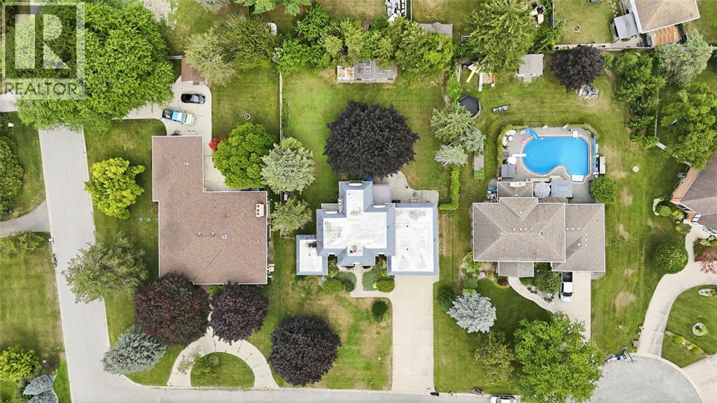 8 CRESTWOOD PLACE - 43