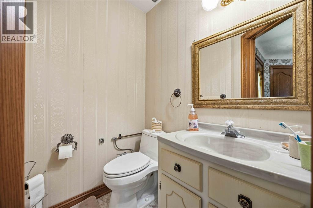 8 CRESTWOOD PLACE - 5