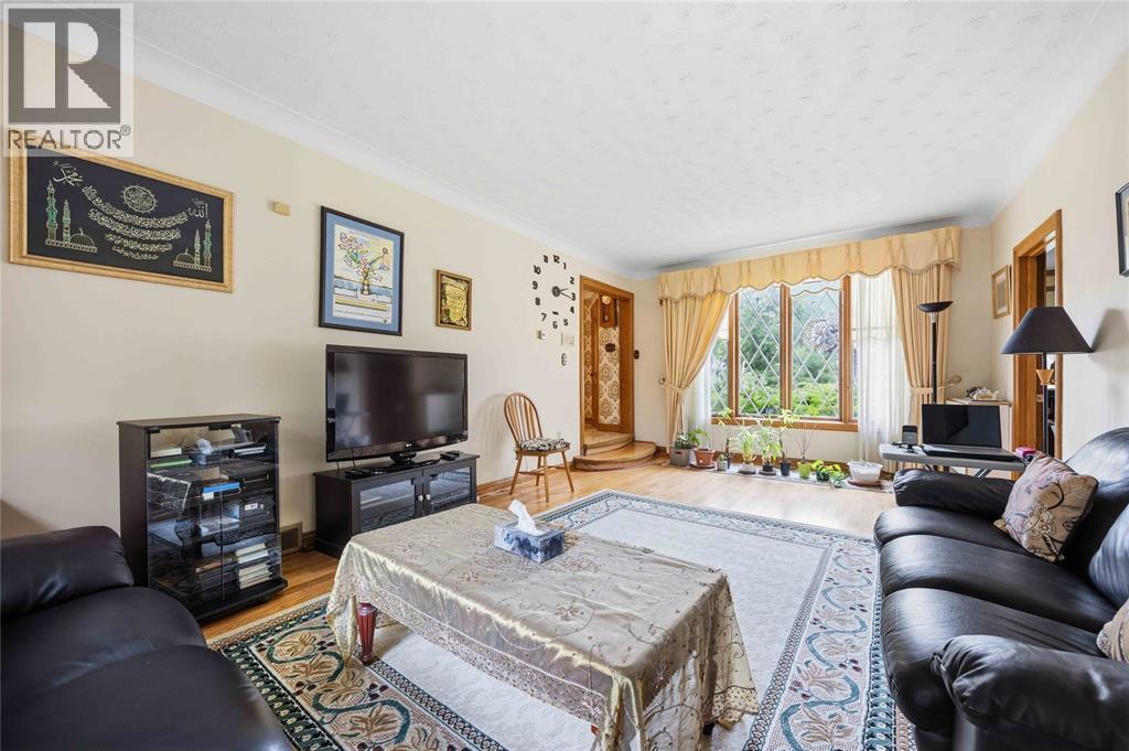 8 CRESTWOOD PLACE - 6