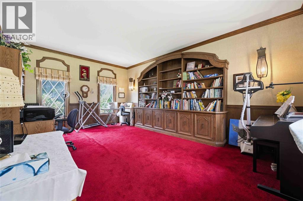8 CRESTWOOD PLACE - 8