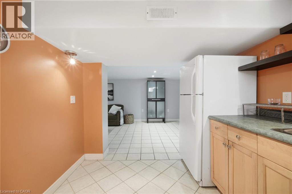 94 CLARENDON Avenue - 31
