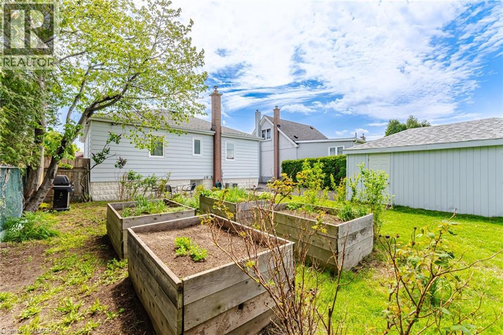 94 CLARENDON Avenue - 45