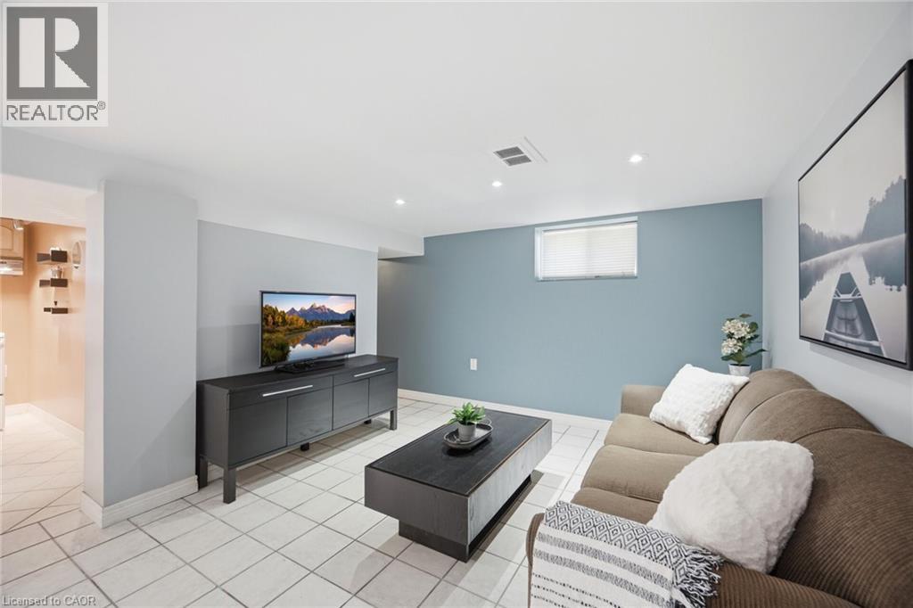 94 CLARENDON Avenue - 27
