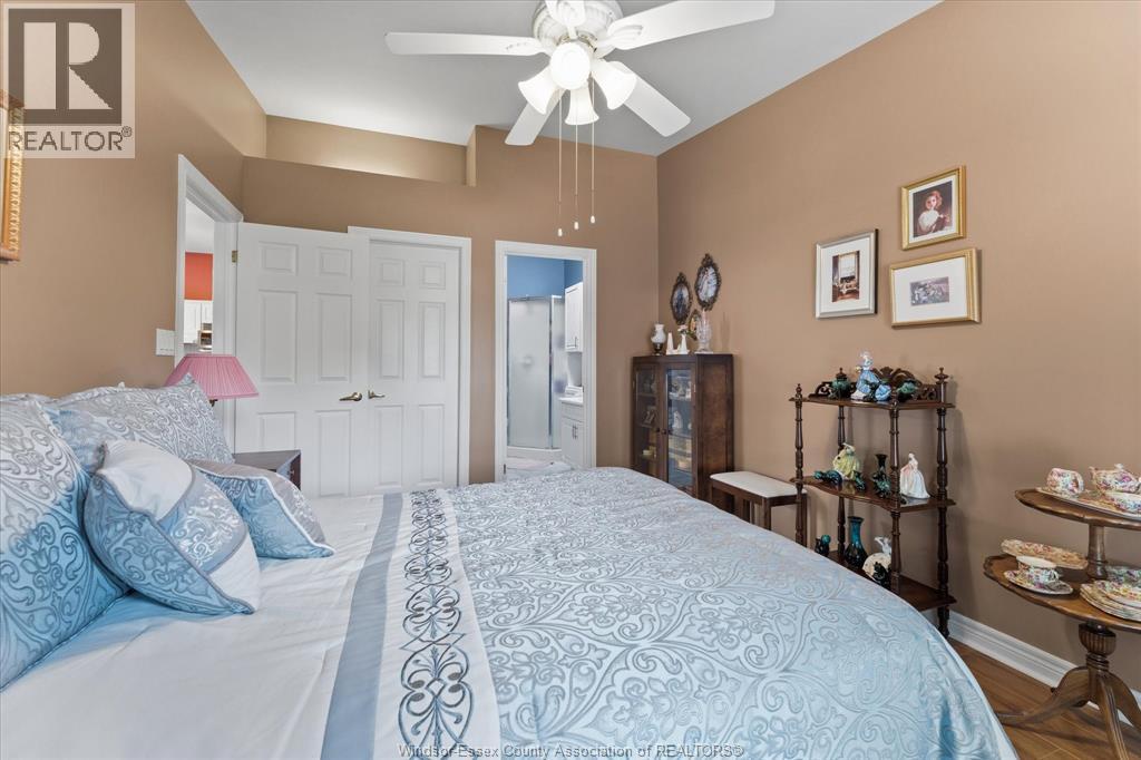 336 ROCKPORT - 16