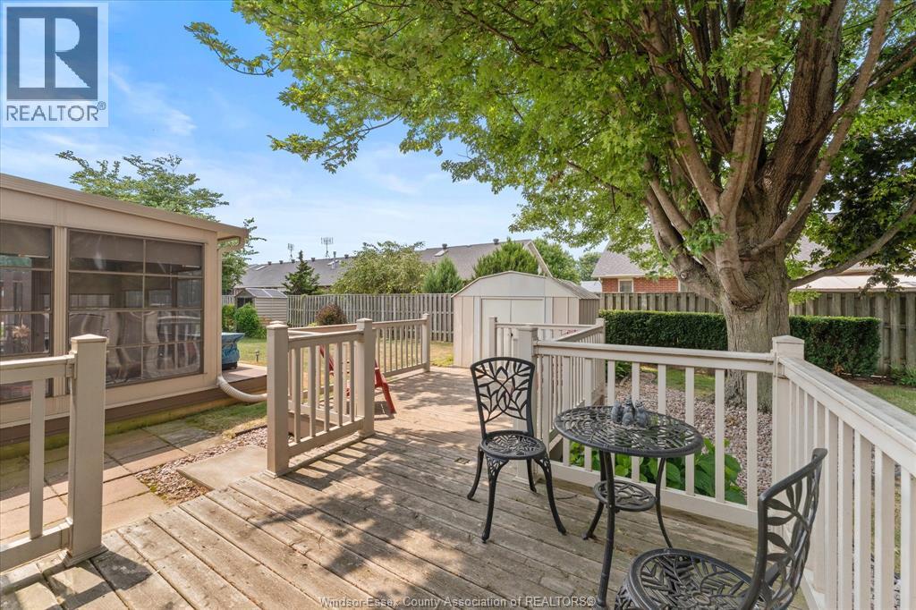 336 ROCKPORT - 27