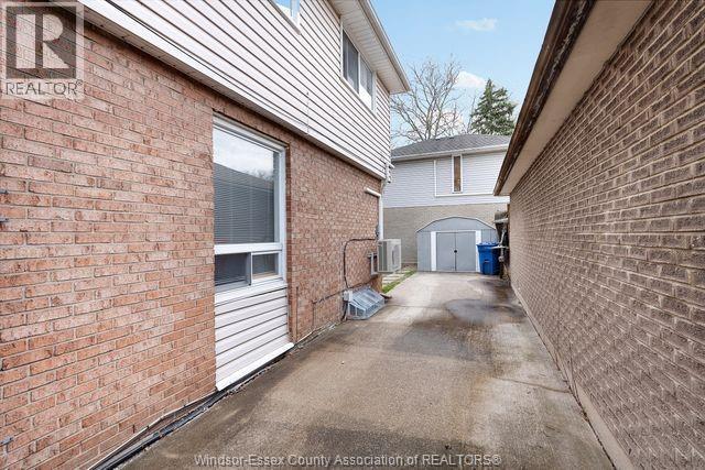 8665 DARLINGTON CRESCENT - 23