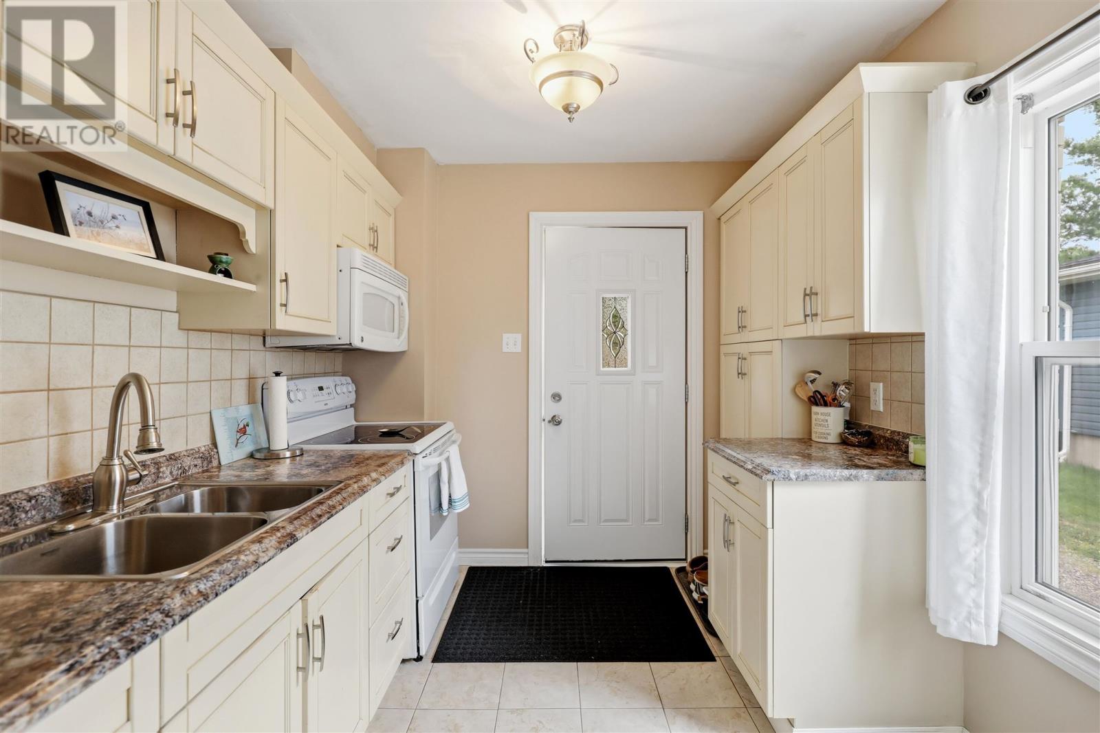 432 John ST - 11