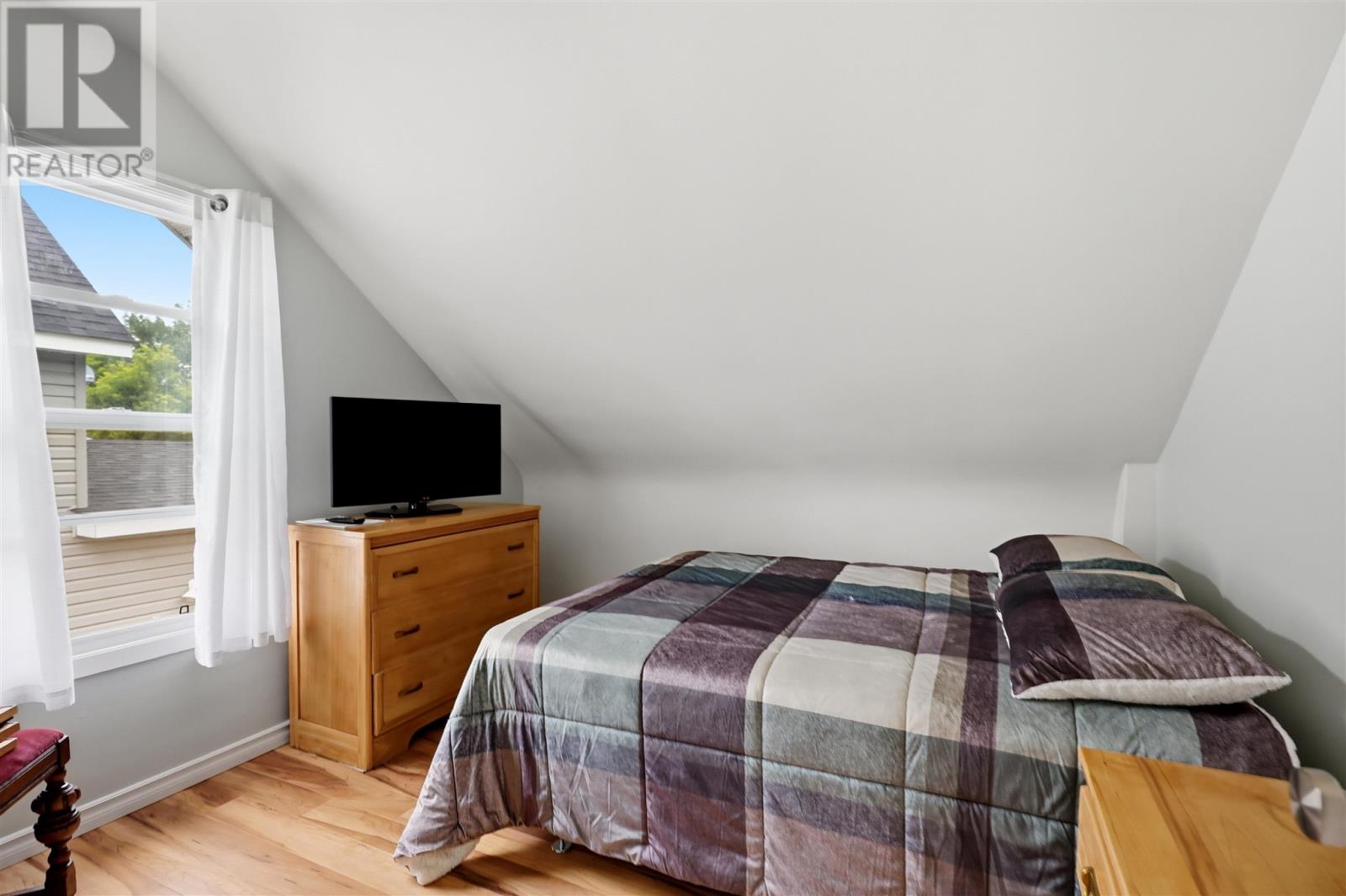 432 John ST - 13
