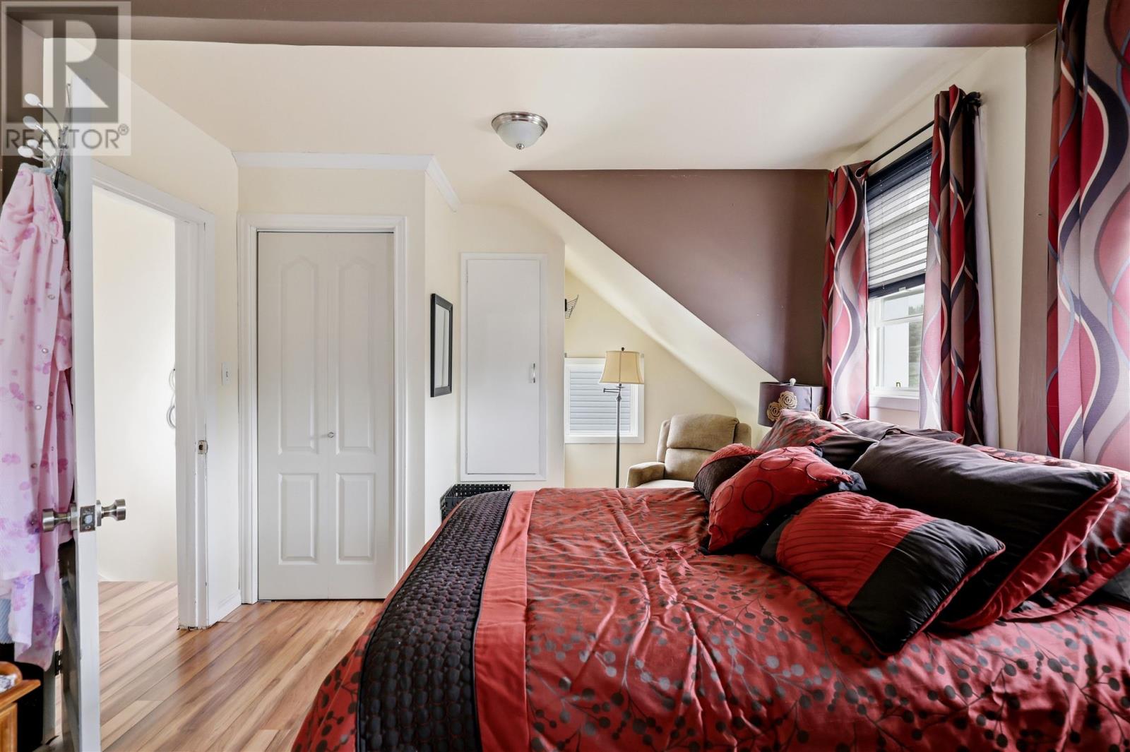 432 John ST - 17