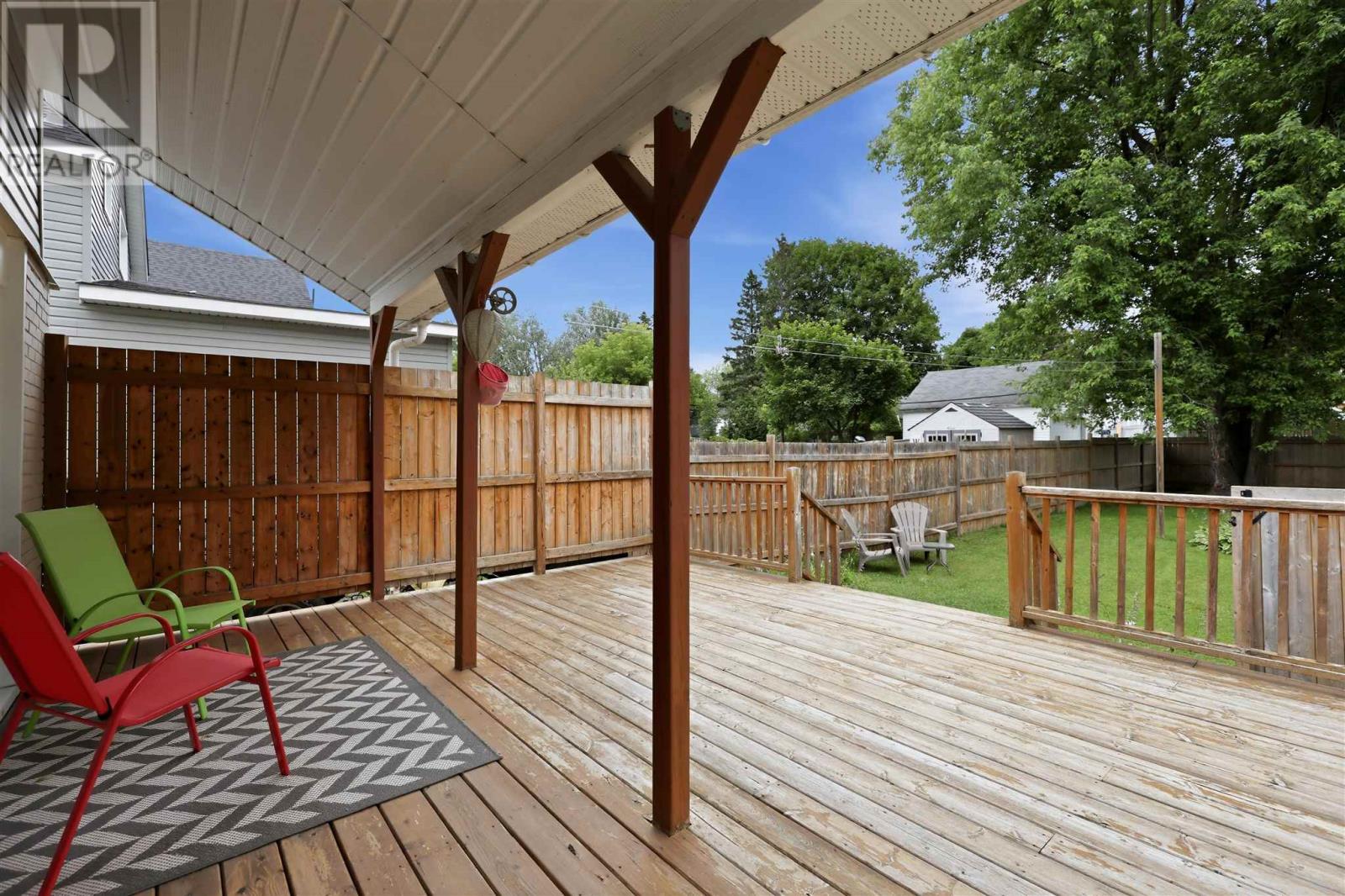 432 John ST - 18