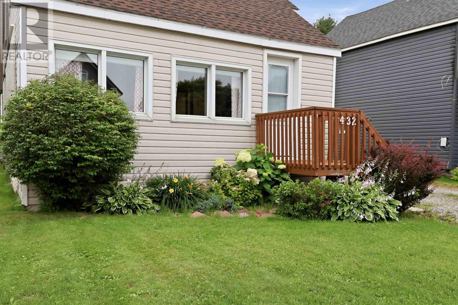 432 John ST - 3