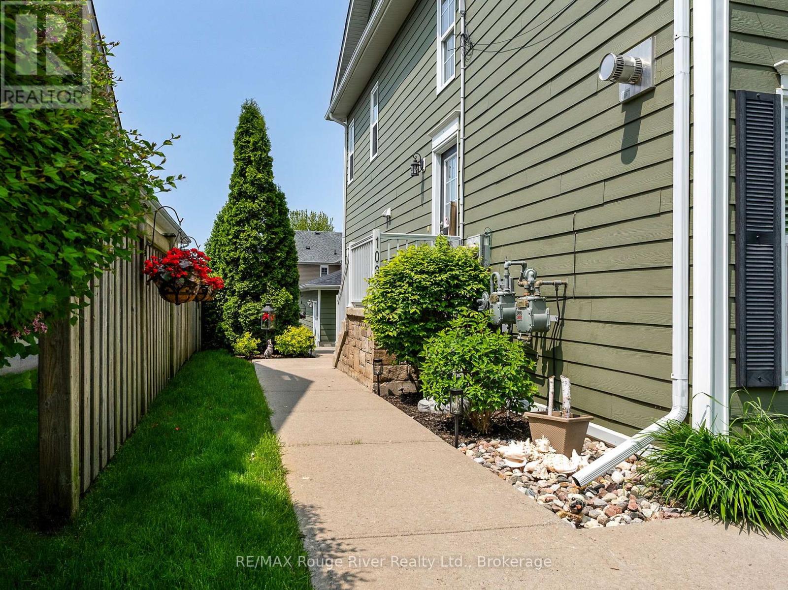 #103 845 SMITH ROAD - 3