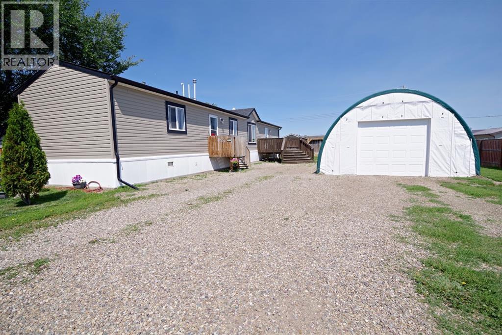 829 3 Street S - 2