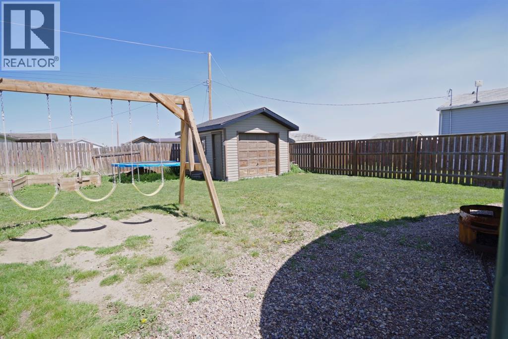 829 3 Street S - 20