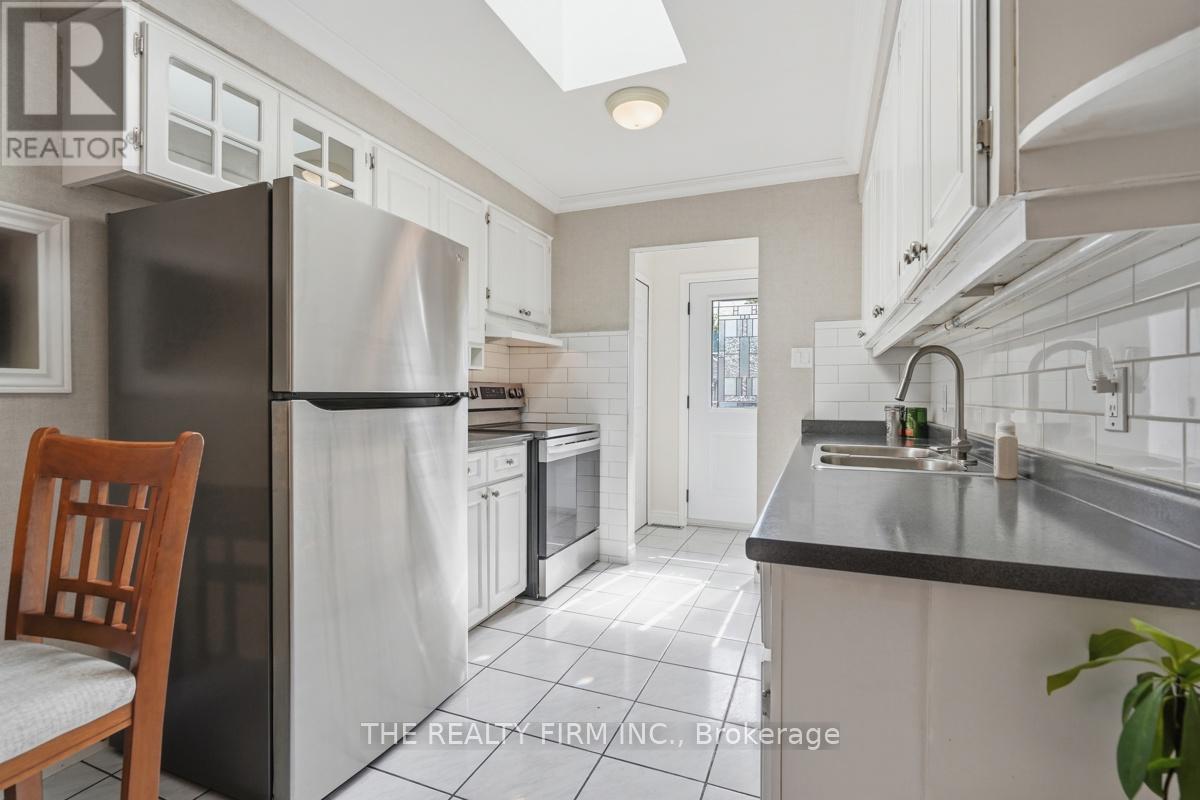 43 CLARA CRESCENT - 12