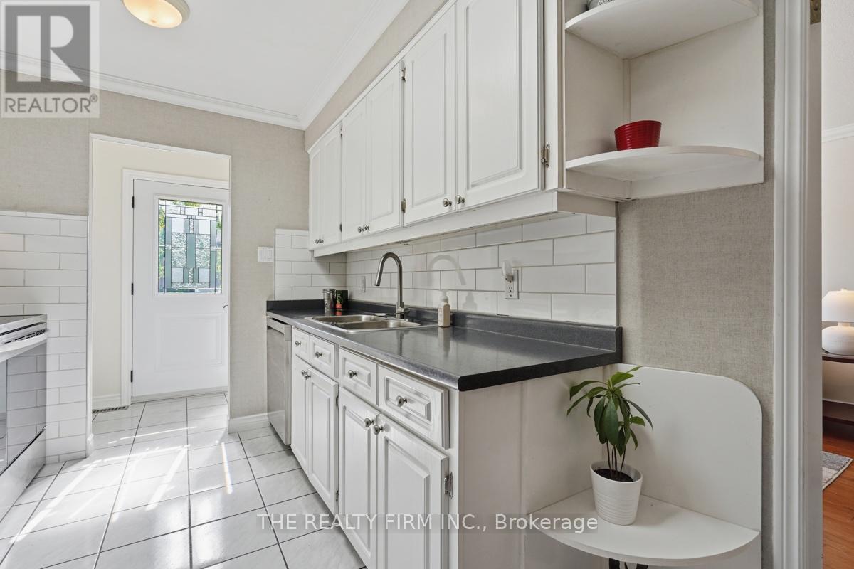 43 CLARA CRESCENT - 13