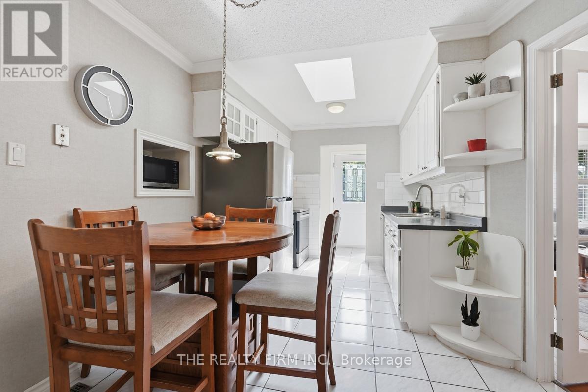 43 CLARA CRESCENT - 16