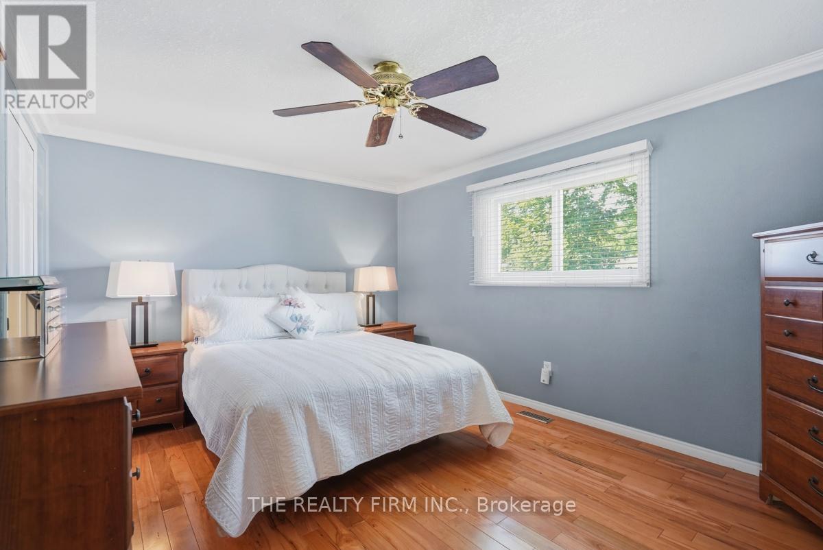 43 CLARA CRESCENT - 26