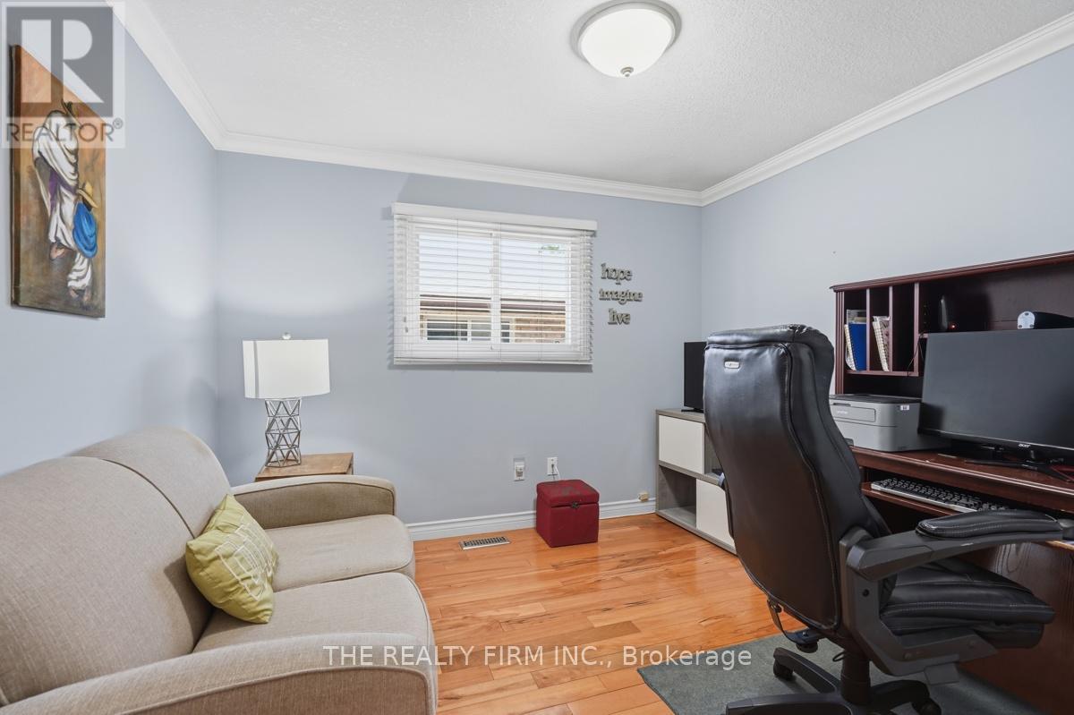 43 CLARA CRESCENT - 30