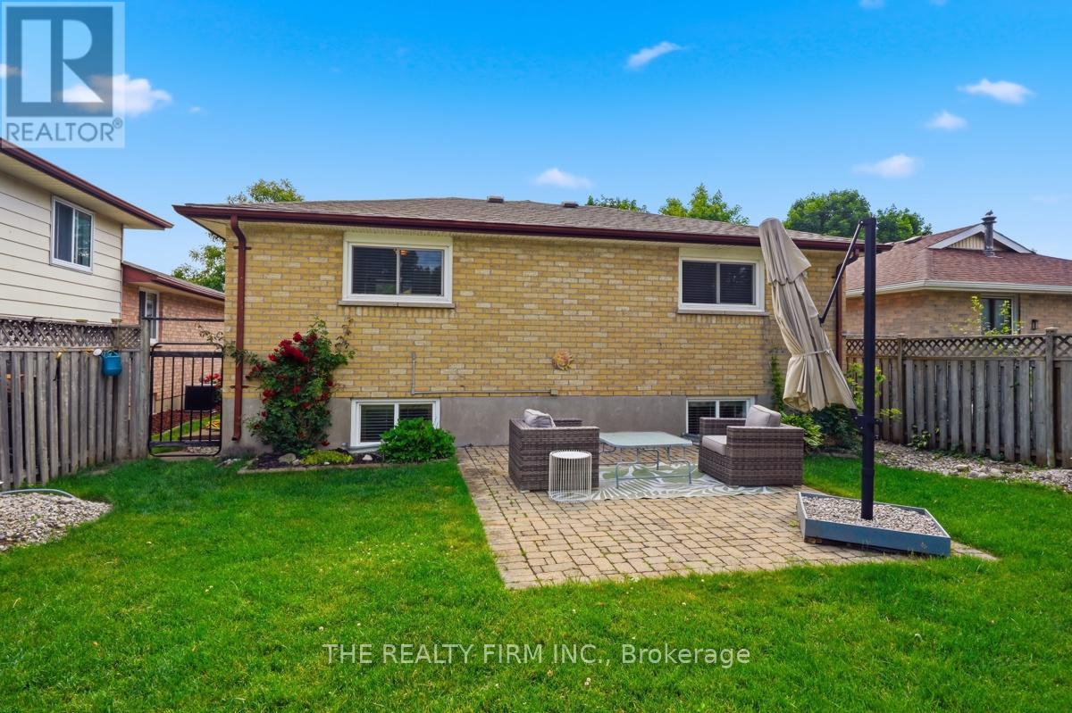 43 CLARA CRESCENT - 34