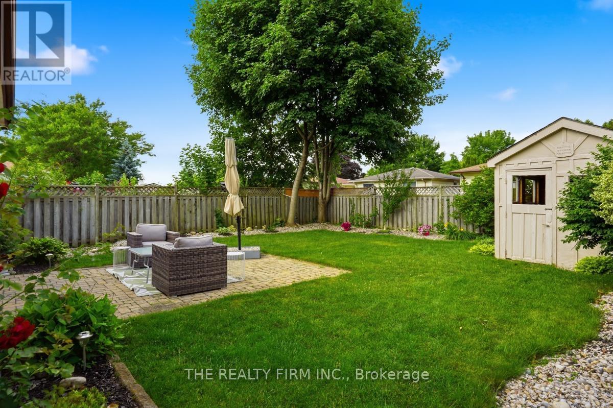43 CLARA CRESCENT - 35