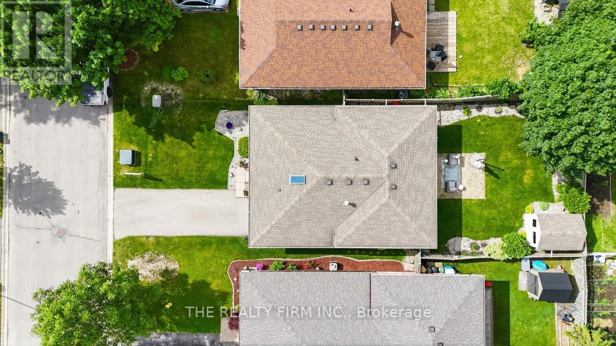 43 CLARA CRESCENT - 39