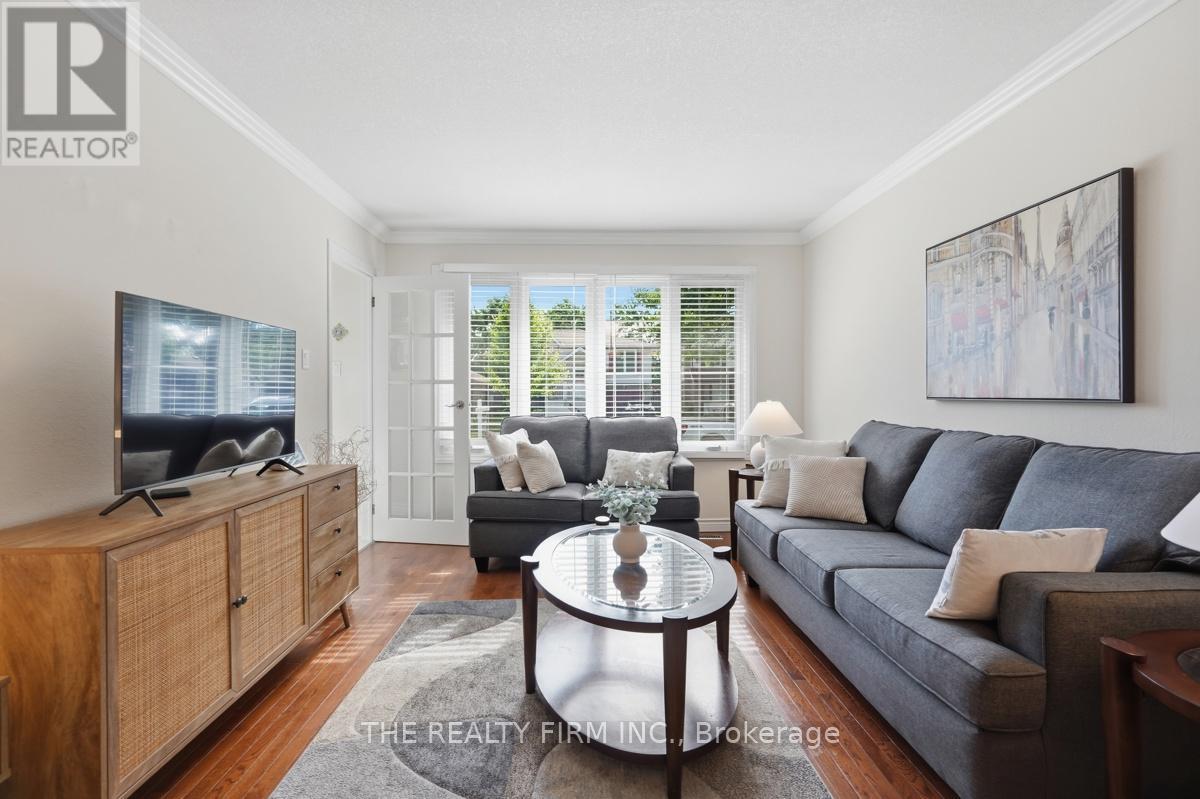 43 CLARA CRESCENT - 8