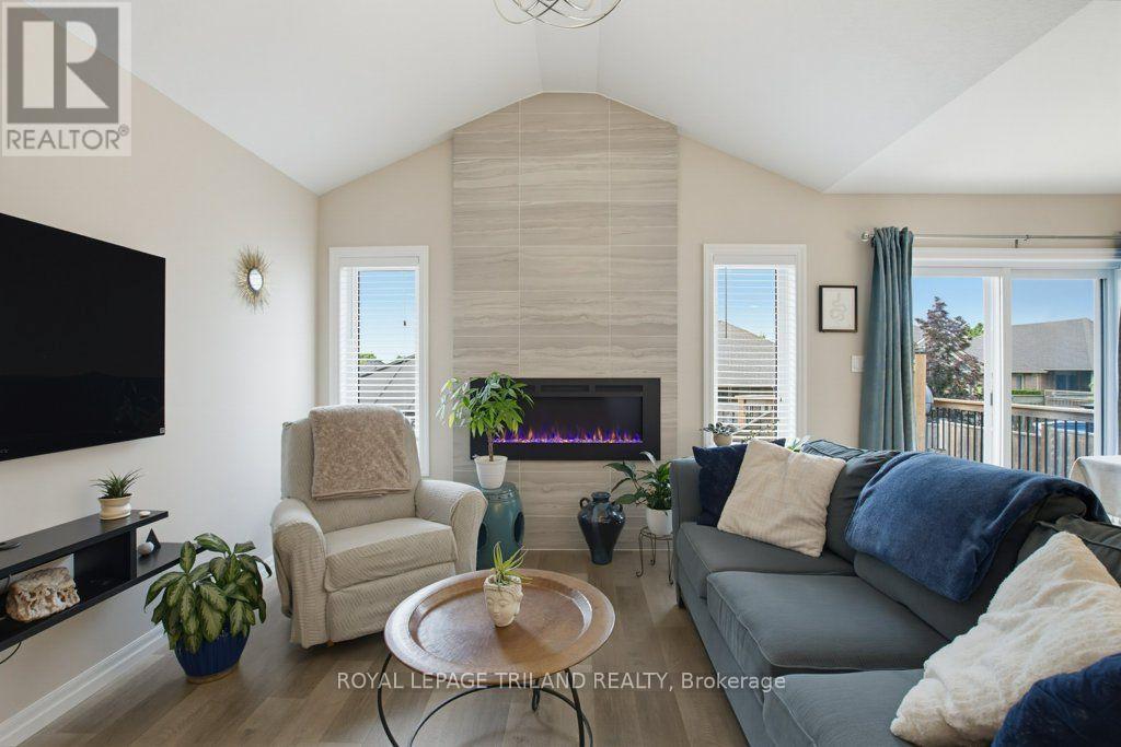 226 PEACH TREE BOULEVARD - 3