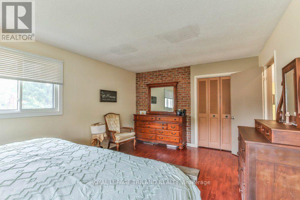 425 QUEEN STREET - 20