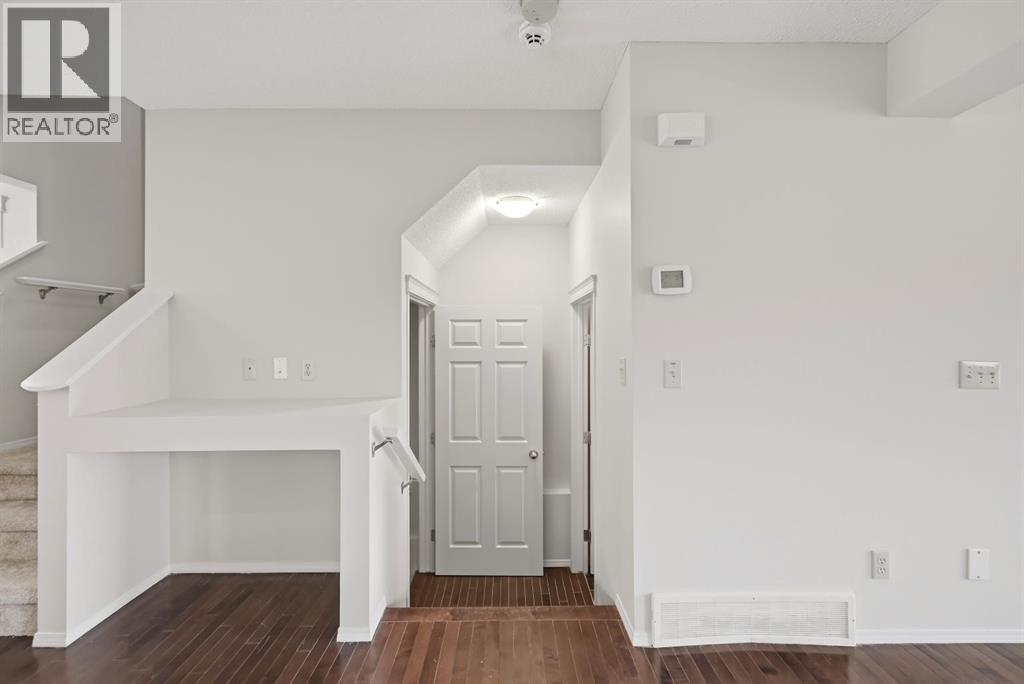 646 Everridge Drive SW - 16