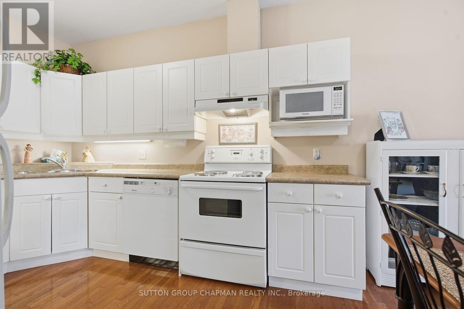 #41 1555 HIGHBURY AVENUE N - 12
