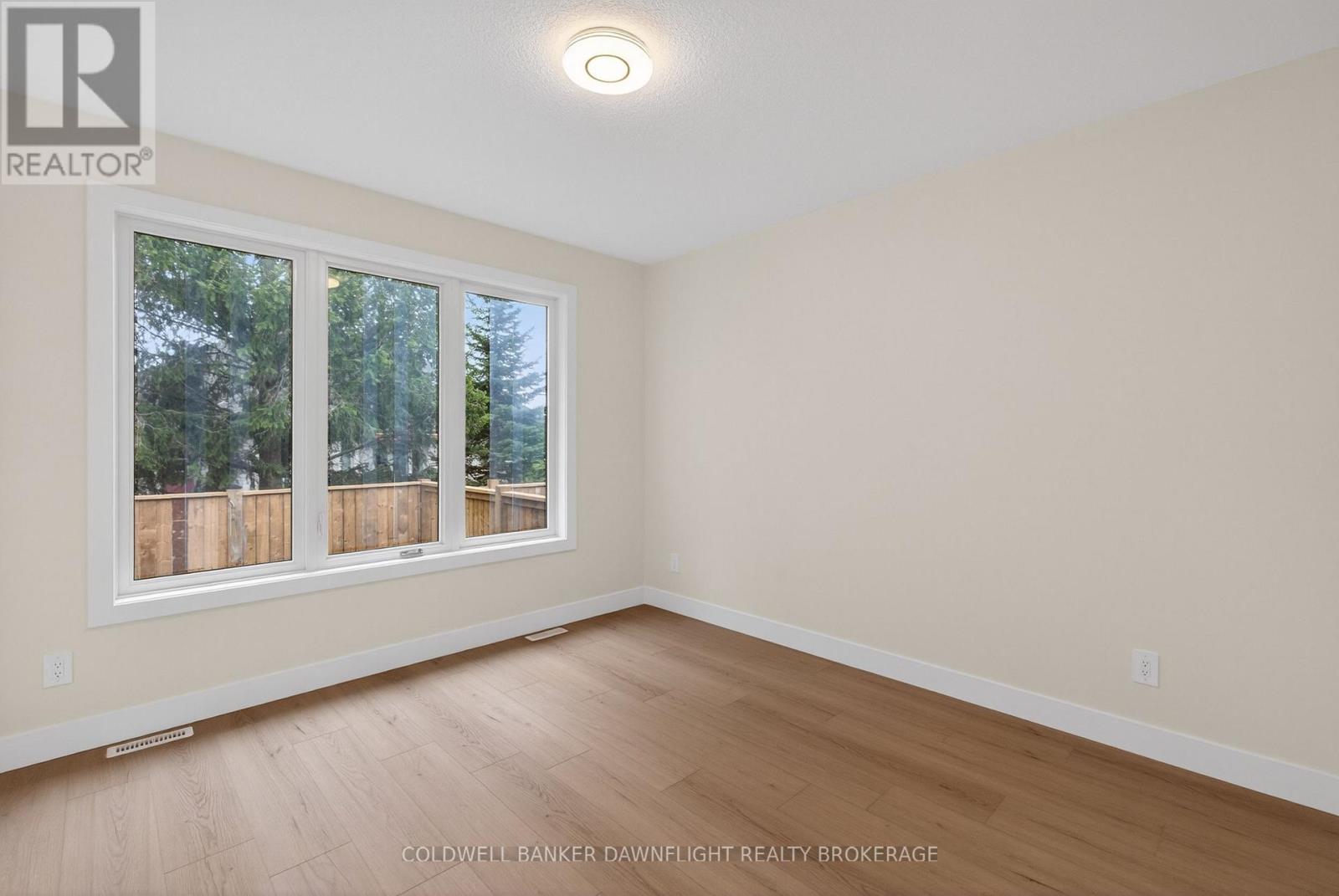 60 MOONLIGHT COURT - 10