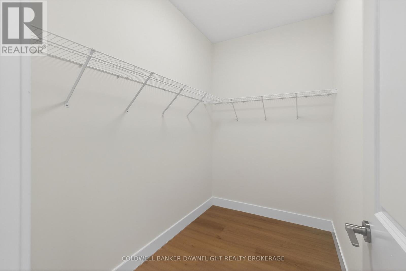60 MOONLIGHT COURT - 12