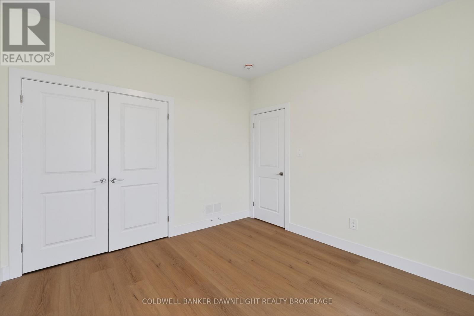 60 MOONLIGHT COURT - 16