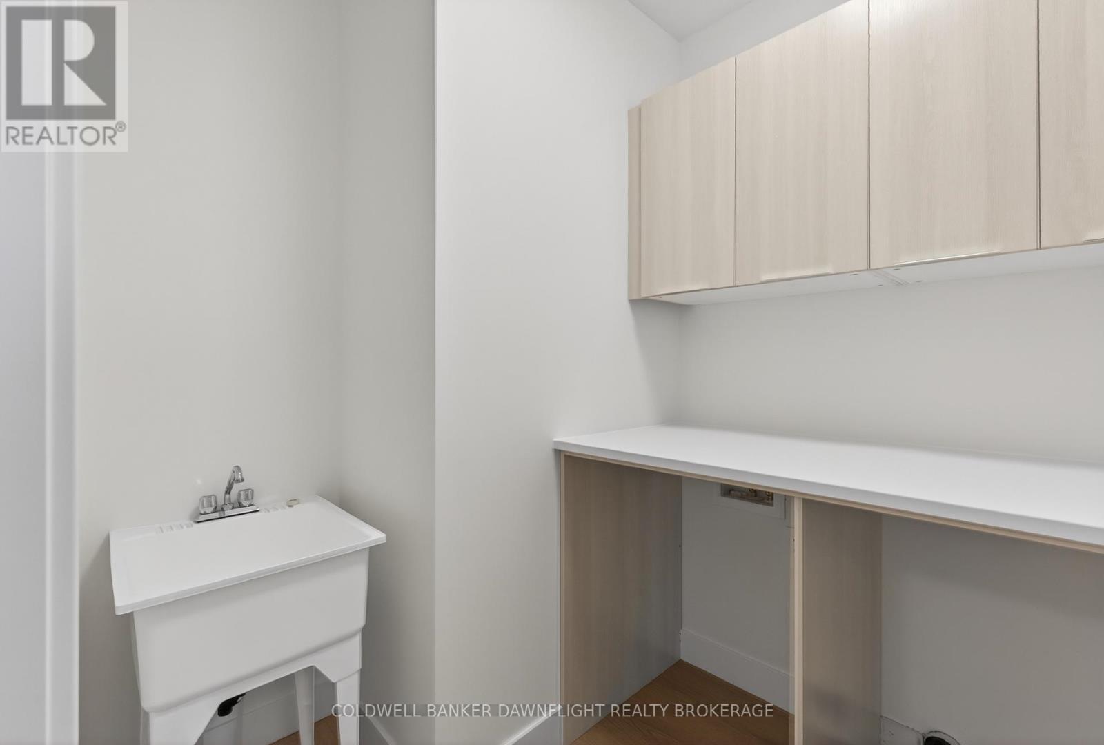 60 MOONLIGHT COURT - 17