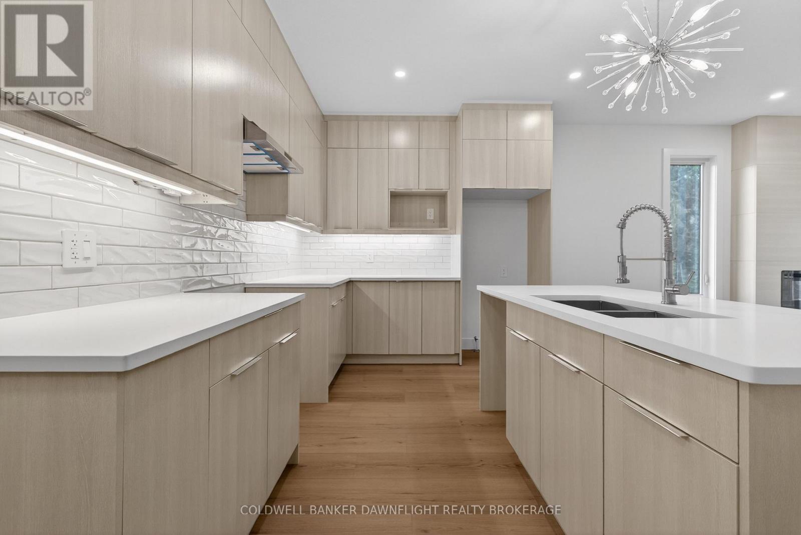 60 MOONLIGHT COURT - 9